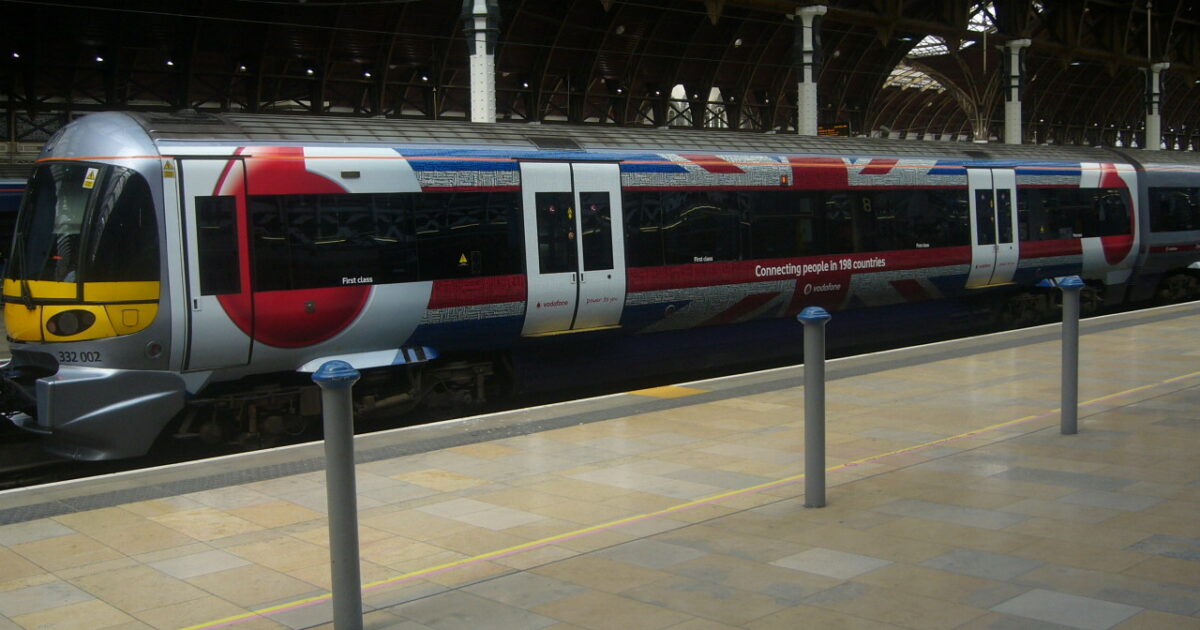 2_HEX-Vodafone-TrainWrap.jpg