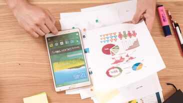 Marketers present web analytics during a marketing audit